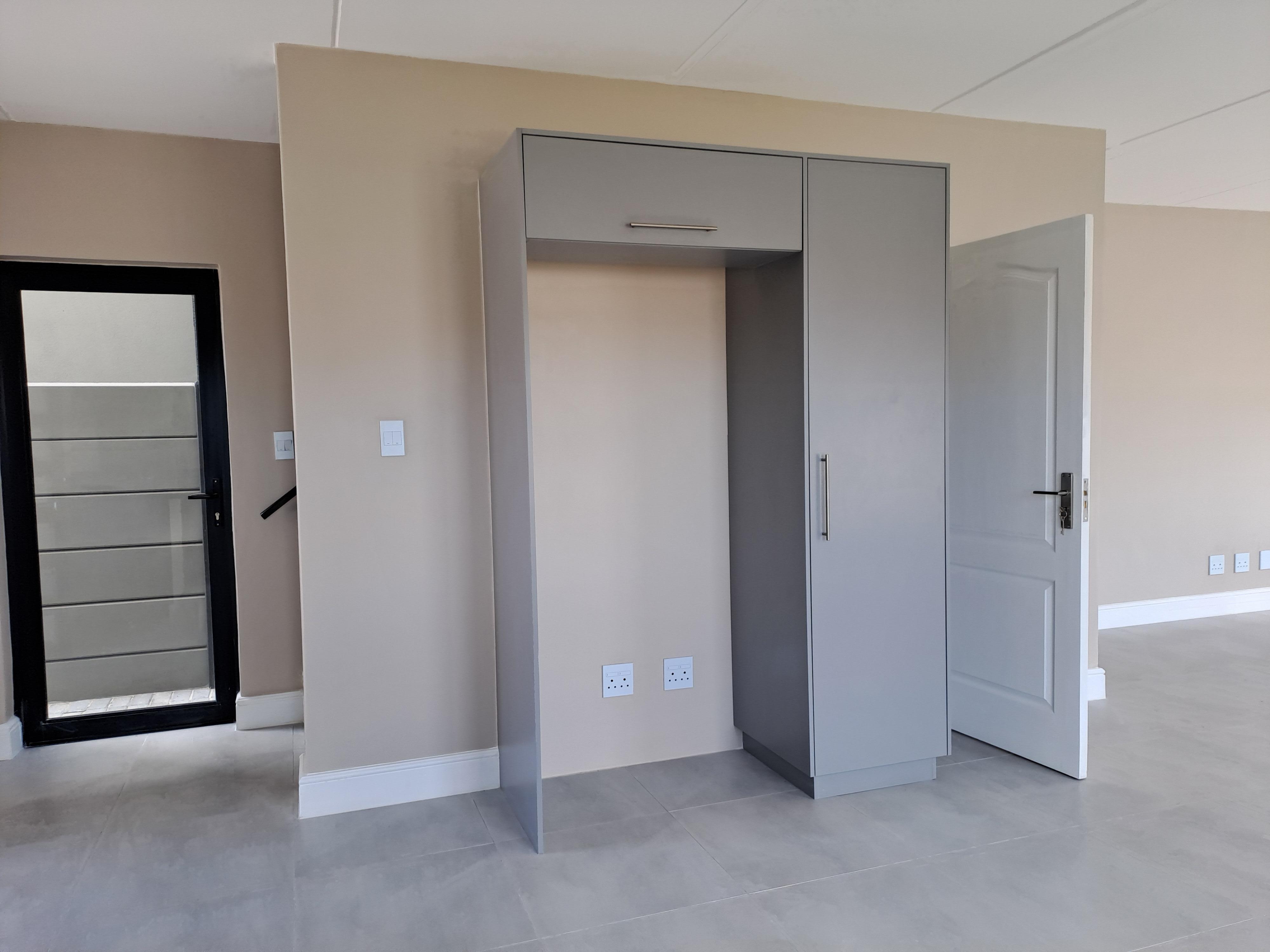 3 Bedroom Property for Sale in Sea Breeze Western Cape